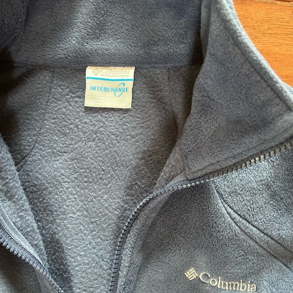 Women Columbia interchange hiking jacket. Like new. Size M. - Picture 5 of 5